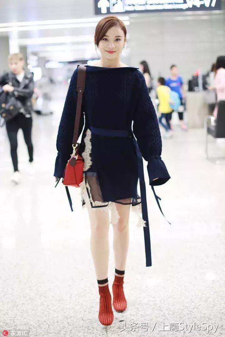 冬天半袖蝙蝠衫毛衣搭配,冬天宽松版的毛衣怎么搭配