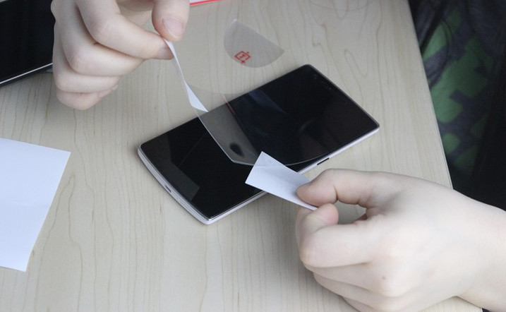 手机贴膜技巧和方法,手机正确贴膜方式2分钟学会