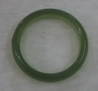 碧玉手镯价格多少,如何挑选和田玉碧玉手镯的好坏