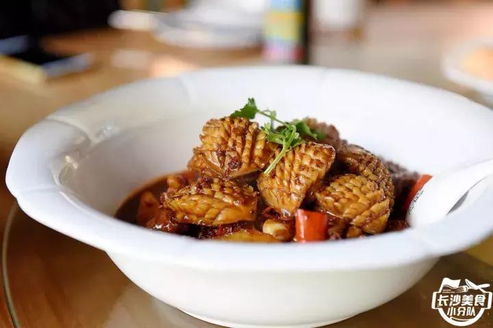 长沙很出名的一家小餐馆,长沙一家又便宜又有趣的餐馆