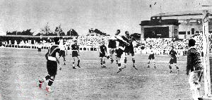 为国争光的名人与事迹,民国足球名将李惠堂图片高清