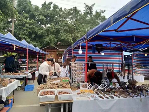 这几天在哪里挖玉石,这几天哪里可以捡玉石啊