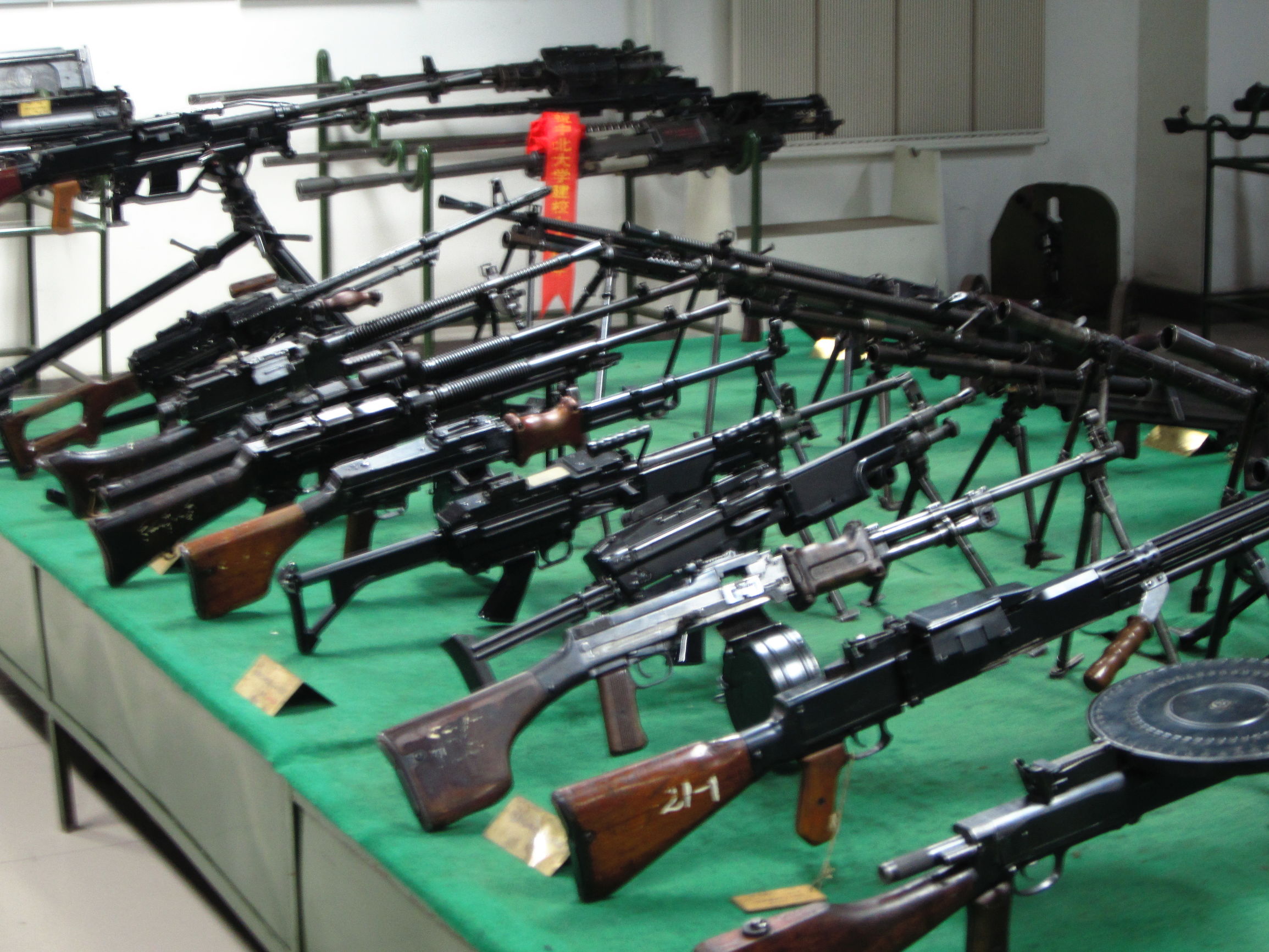 仿真玩具枪违法吗怎么判刑,什么是仿真产品