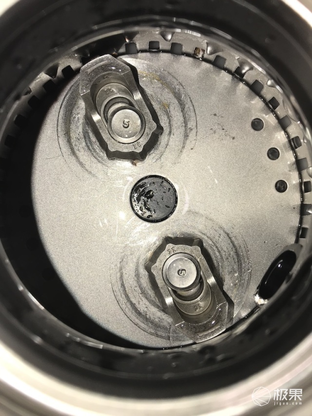 厨房垃圾桶老是黏黏糊糊,厨房垃圾桶小妙招