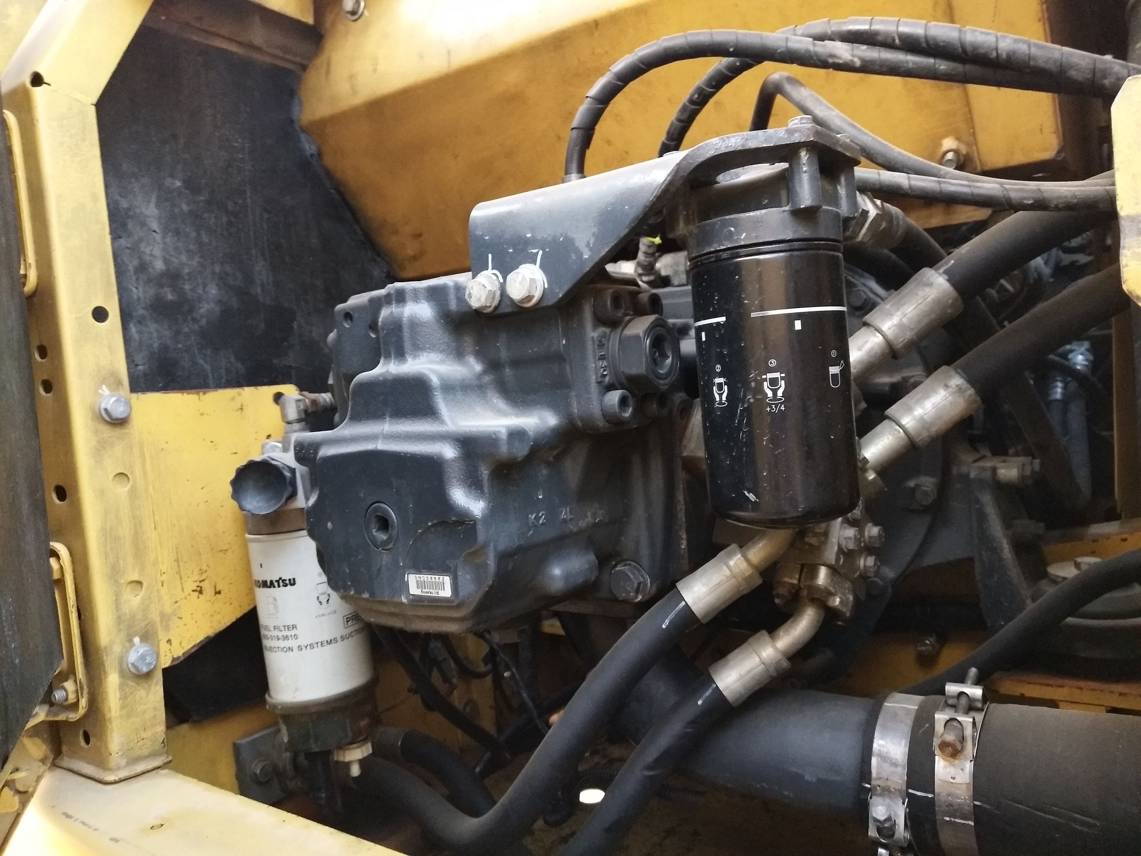 广州个人二手小松220挖掘机多少钱,18年二手小松挖掘机大概多少钱