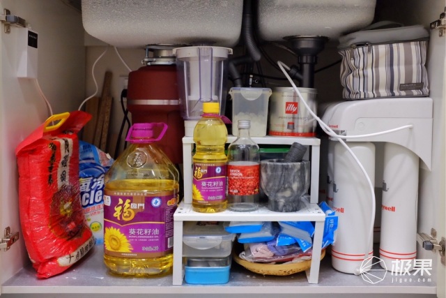 厨房垃圾桶老是黏黏糊糊,厨房垃圾桶小妙招