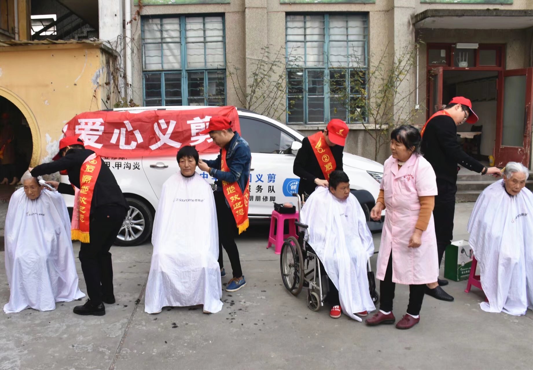 关爱留守老人志愿者,关爱老人传递义工志愿者正能量