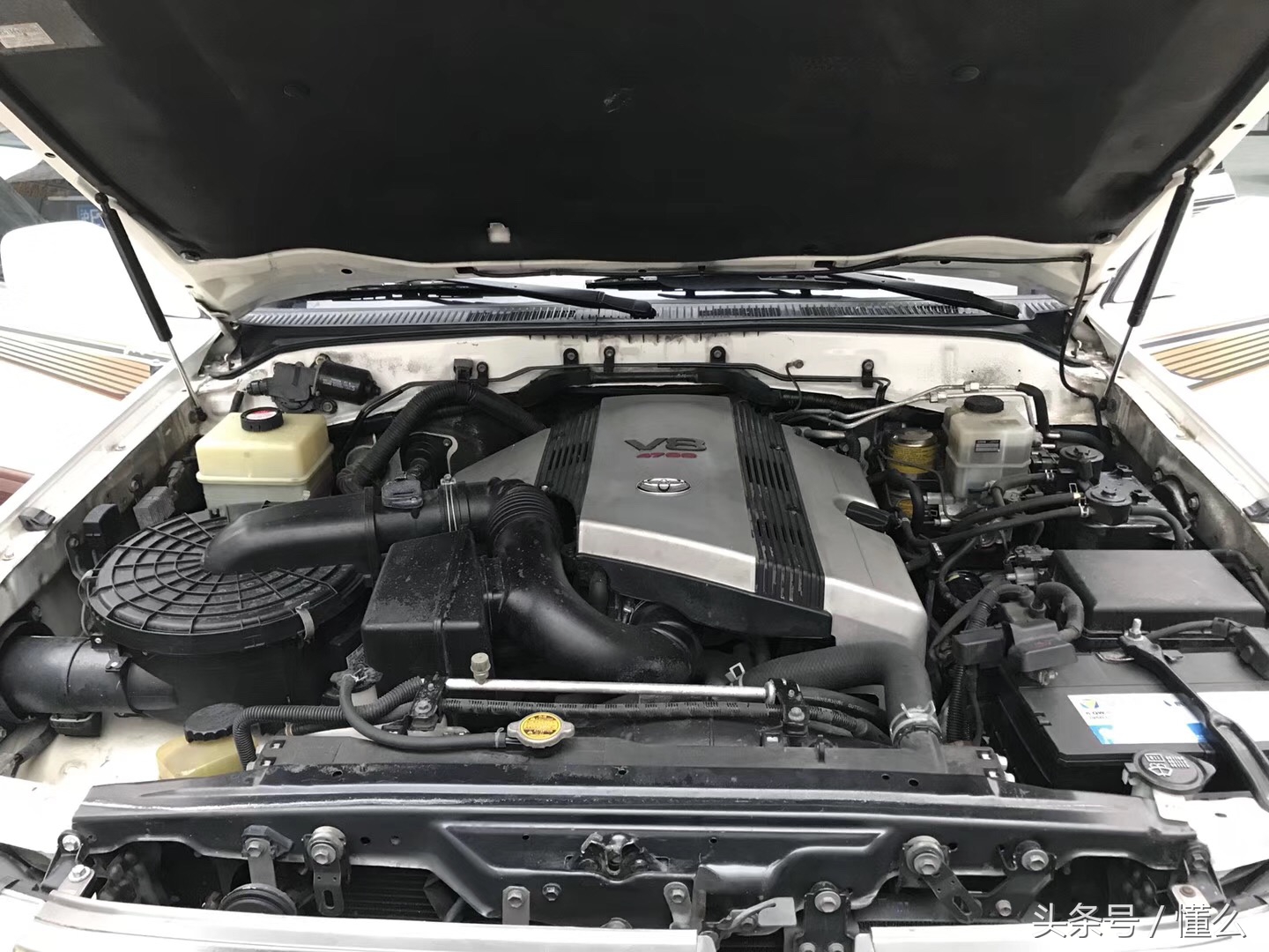 16年陆巡兰德酷路泽5700黑色,丰田兰德酷路泽lc300gr泥地越野