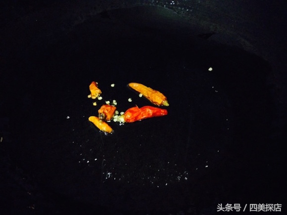 鱿鱼都能和什么一起炒,一吃鱿鱼就胃痛反胃