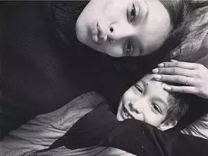 秋瓷炫告诉老公自己怀孕了的视频两人都笑哭了！女星孕相原来都……