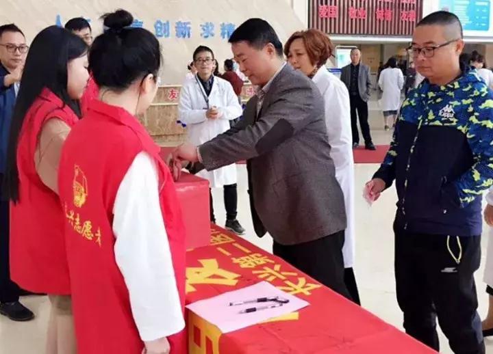 12岁男生突发糖尿病去哪家医院治,14岁男孩得了糖尿病怎么办