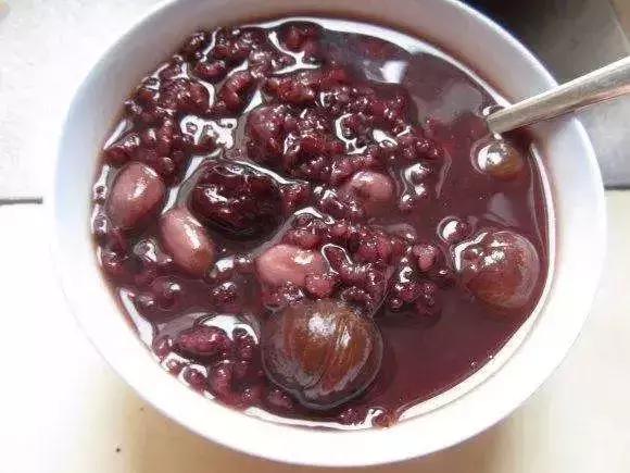 女性冬天睡觉脚冷怎么办？