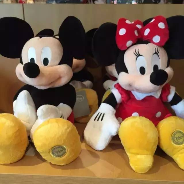 上海迪士尼酒店最高3000多元一晚！半小时卖出上万张门票！杭州一家人去玩要花多少？算完整个人不好了