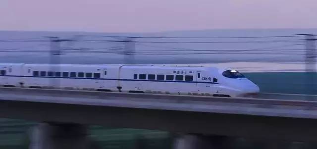 上海迪士尼酒店最高3000多元一晚！半小时卖出上万张门票！杭州一家人去玩要花多少？算完整个人不好了