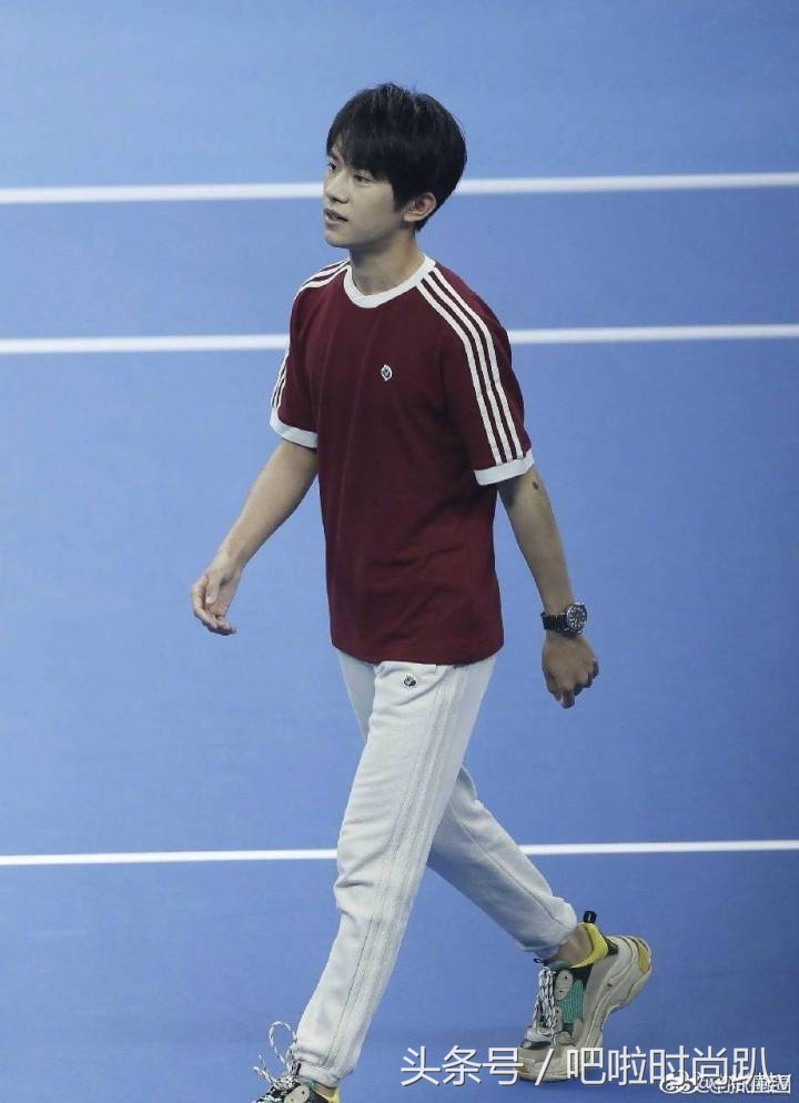 七百多好看的鞋子,赵丽颖的脚穿什么鞋