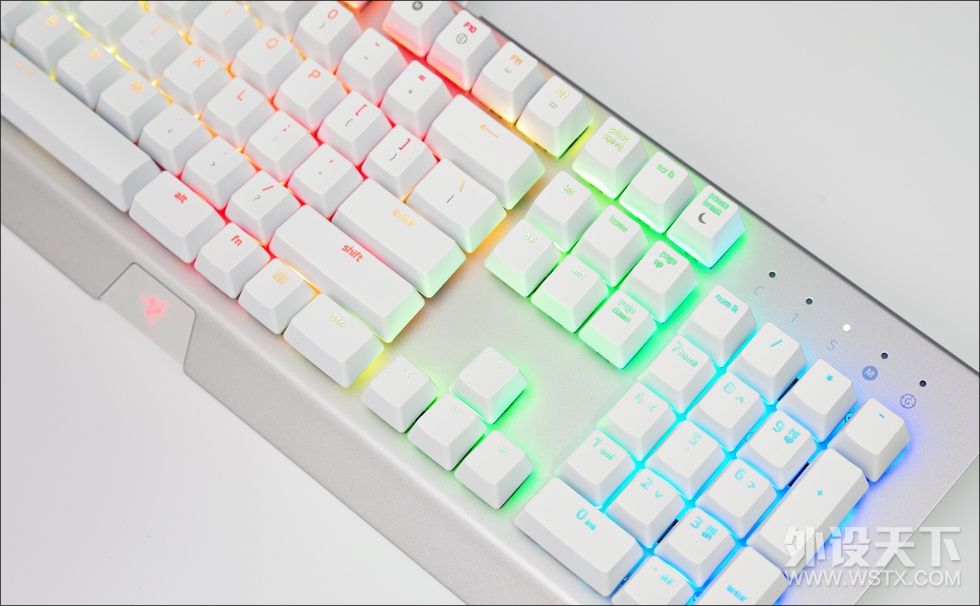 刷新颜值,雷蛇颜值