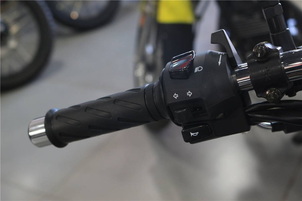 全新豪爵铃木gn125进口发动机,豪爵铃木gn125太子摩托车图片