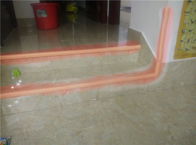 宝宝摔到头肿了个大包妈妈心好痛,宝宝摔着爸爸心疼哭了