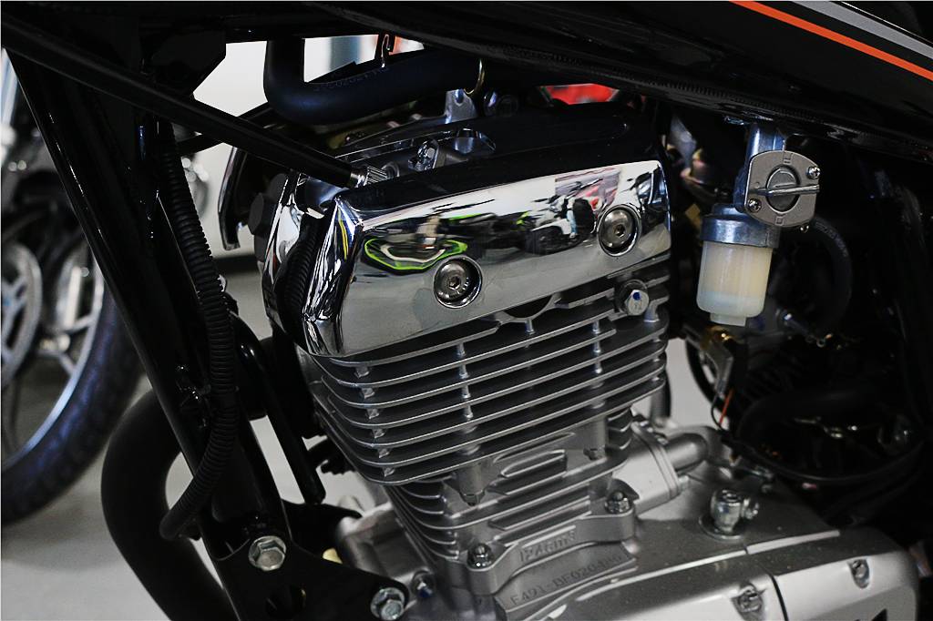 全新豪爵铃木gn125进口发动机,豪爵铃木gn125太子摩托车图片