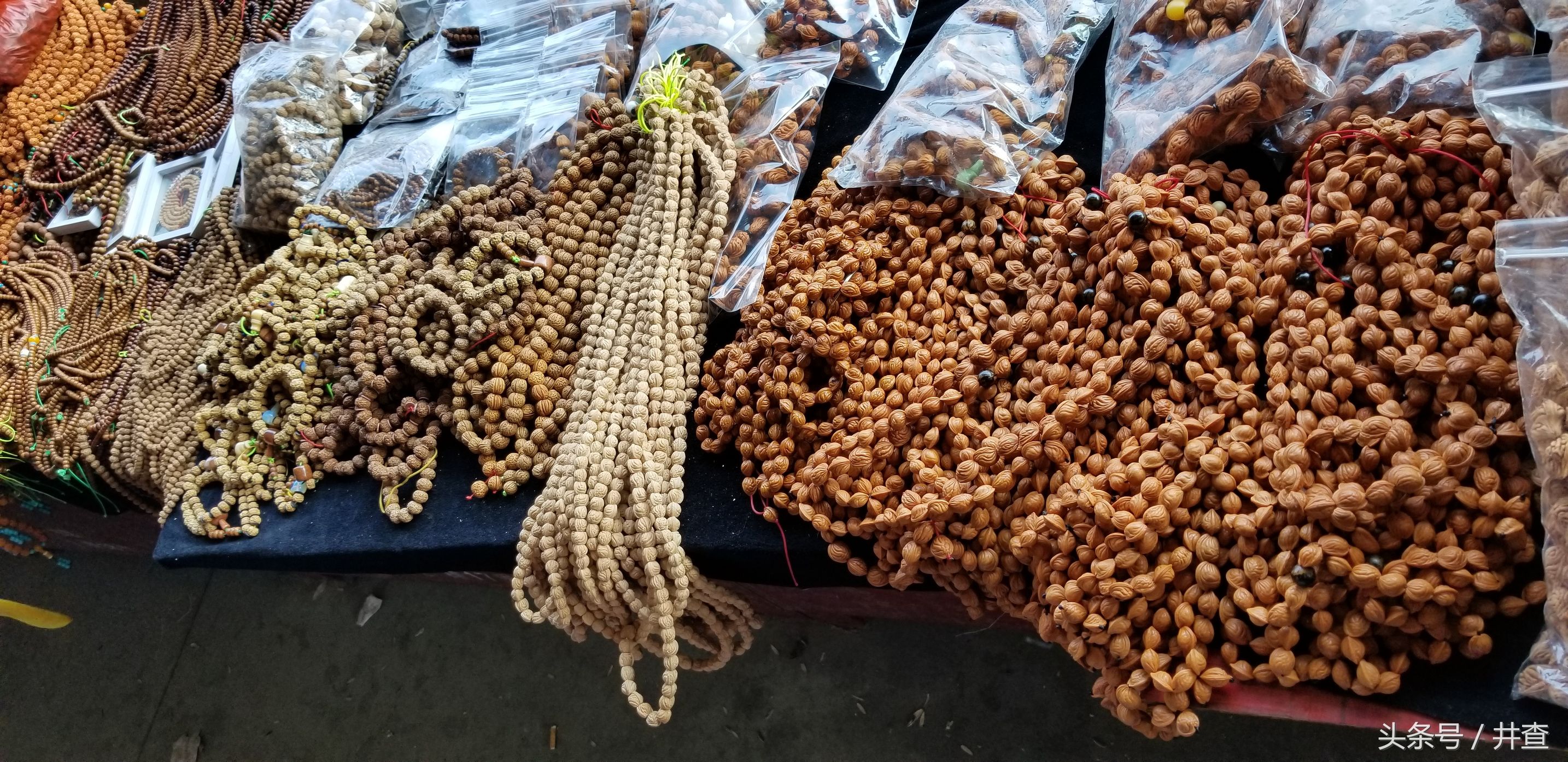 县城大集上的这些手艺活儿，摆地摊卖一百，到了北京卖几钱啊！