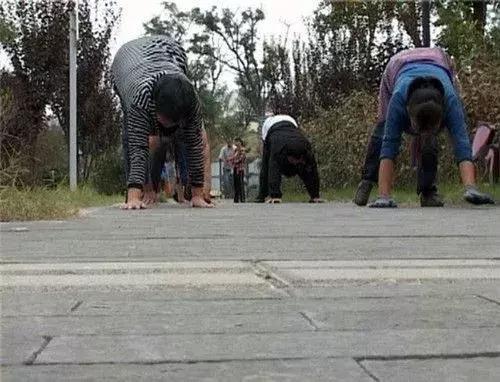 爬行真能治病吗,为什么爬行治疗百病