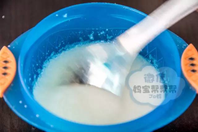 婴儿高铁米粉怎么冲调,婴儿米粉的做法与冲法比例