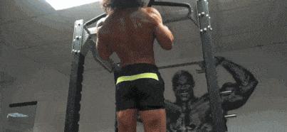 7个动作重复420次，蝙蝠背比麒麟臂酷得多！