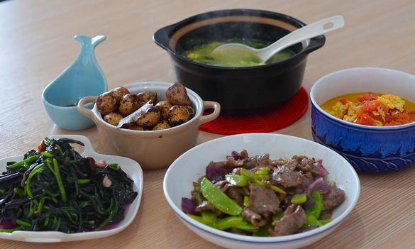 孩子喉咙不舒服早餐吃什么,孩子嗓子不舒服早餐吃什么好