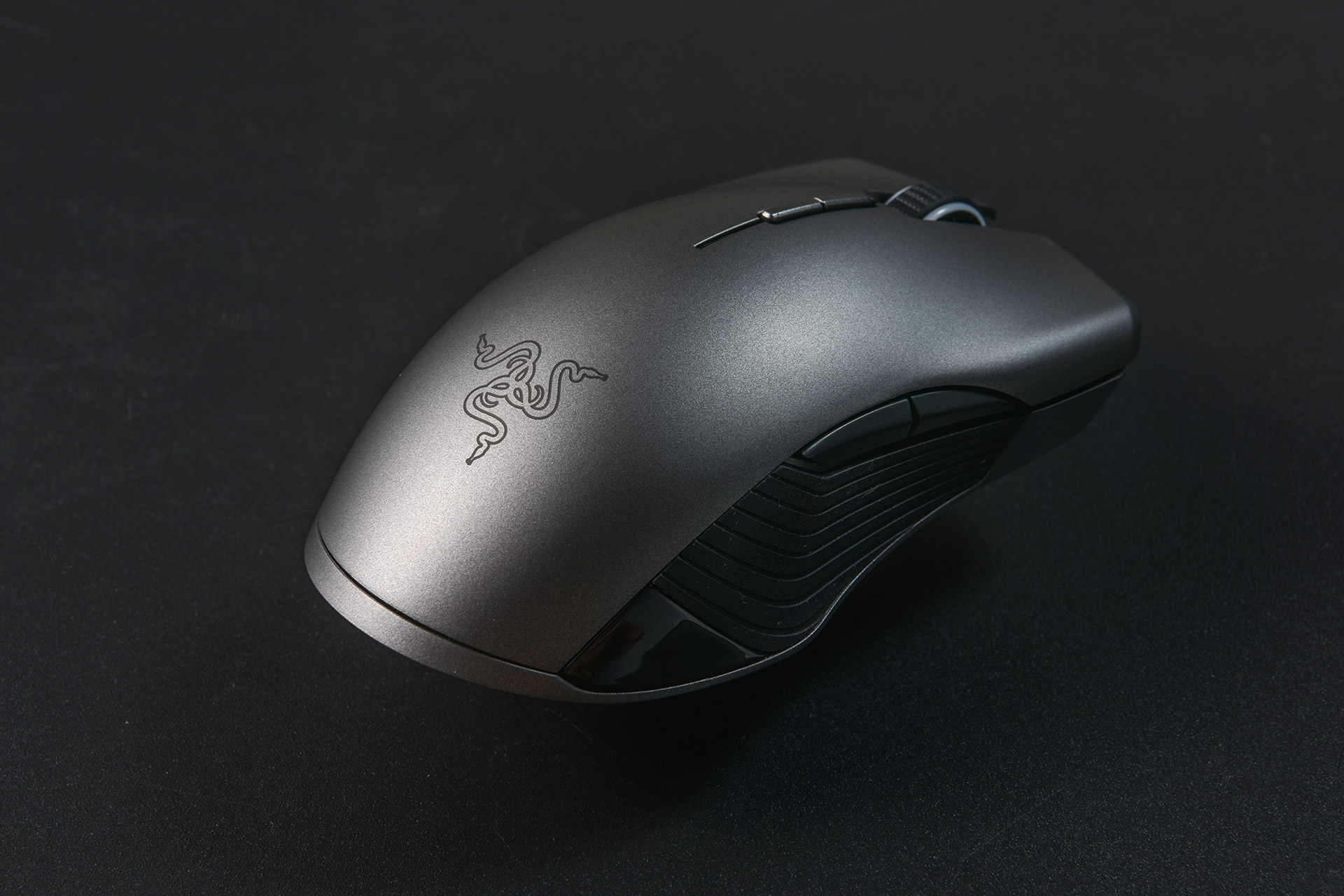 蝰蛇鼠标对称高背,雷蛇蝰蛇手感