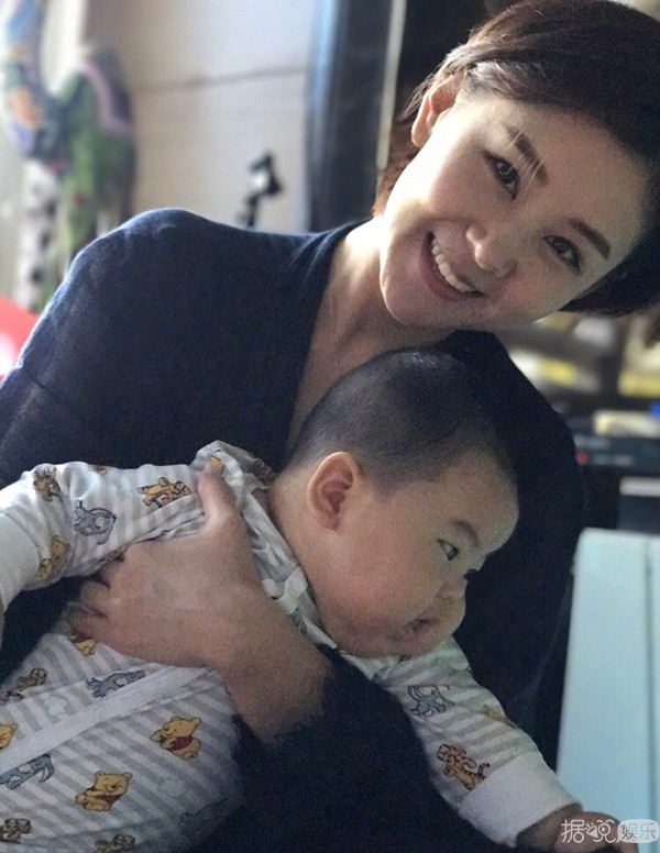 张杰哄谢娜,张杰流泪感动告白谢娜