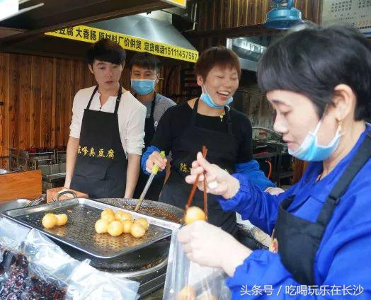 长沙太平街臭豆腐图片,长沙太平街小吃有臭豆腐和排骨
