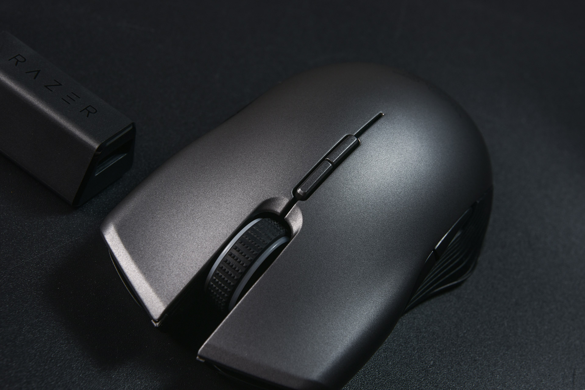 蝰蛇鼠标对称高背,雷蛇蝰蛇手感