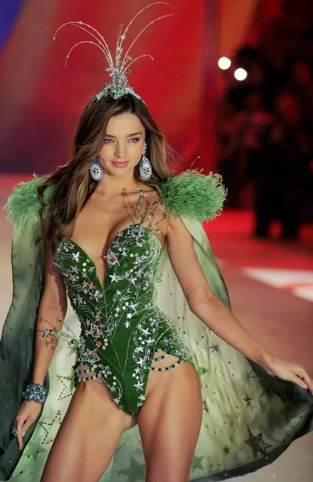 米兰达可儿宣布怀孕照片,米兰达可儿怀孕