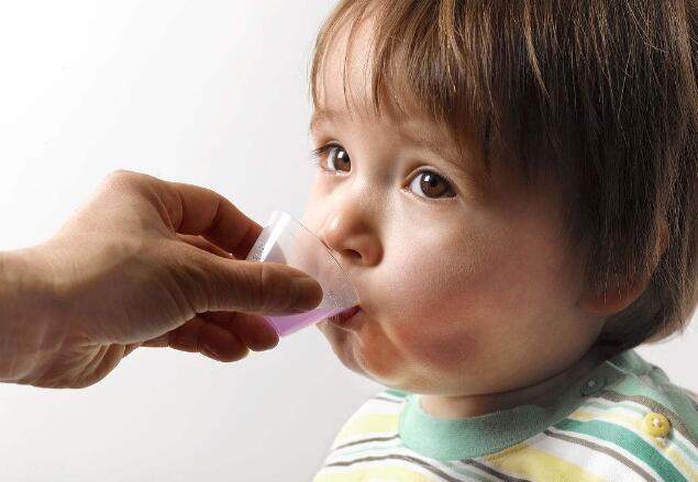 怎么让宝宝乖乖吃药的办法,宝宝吃药不哭闹的方法