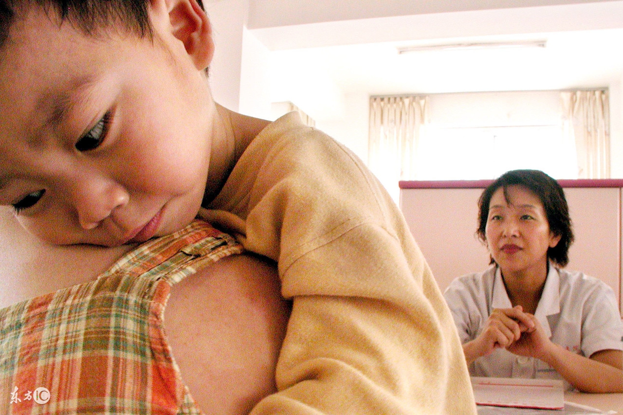 脑瘫门诊如何治疗痉挛性小儿脑瘫,小儿脑瘫最快的治疗方法