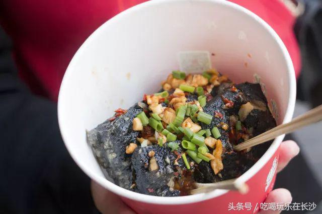 长沙太平街臭豆腐图片,长沙太平街小吃有臭豆腐和排骨