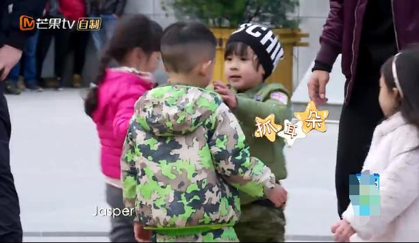 max和嗯哼片段,max和嗯哼哭