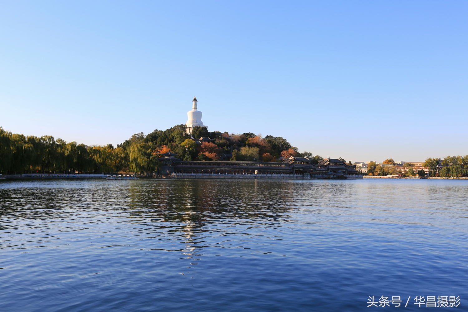 让我们荡起双桨的白塔是哪里,让我们荡起双桨和白塔的故事