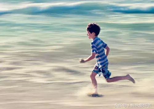 学游泳对孩子未来发展,游泳可以提升孩子哪方面的能力