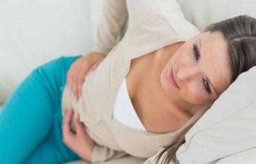 鼻出血鼻干燥,鼻出血与鼻炎有关吗