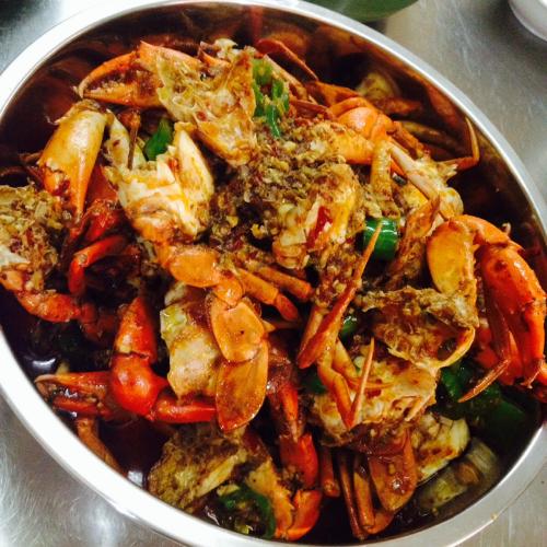 螃蟹都爱吃什么,螃蟹究竟吃的啥