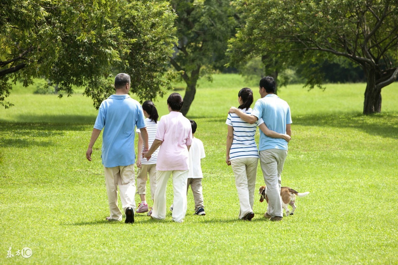 父母总是舍不得花钱怎么办,父母一直舍不得给我花钱