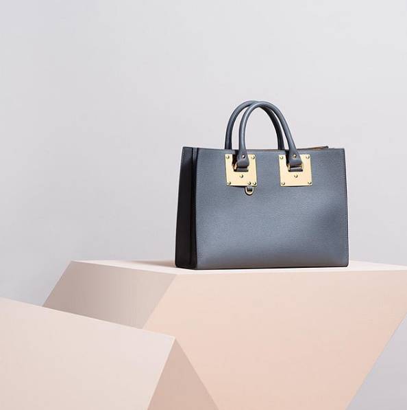 蕾哈娜惊艳彩妆,蕾哈娜复出口红