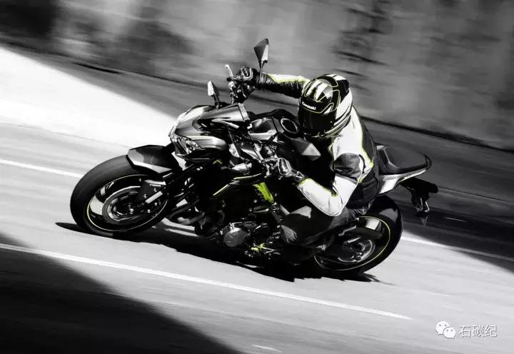川崎z900和z900rs发动机,川崎z900与z1000的对比