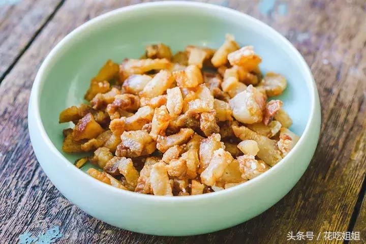 炸猪油渣怎么做到蓬松,怎样炸猪油渣又酥又脆