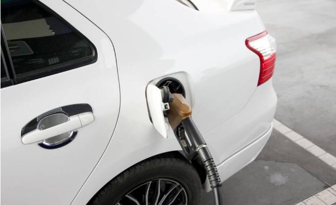 没车不方便现在买车又不划算咋办,有了车之后一年需要花费多少钱