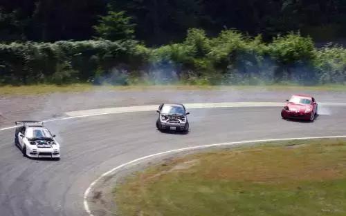 开车不能乱按的3个按钮,开车时最好不要按下这个键