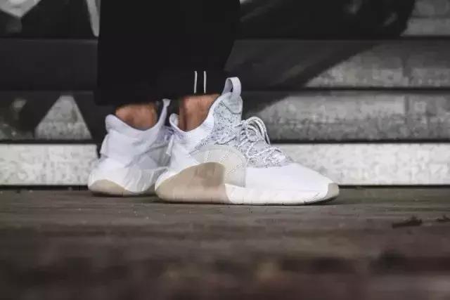 维密秀奚梦瑶摔倒完整版,奚梦瑶在维密大秀上摔倒