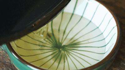 炸猪油渣怎么做到蓬松,怎样炸猪油渣又酥又脆