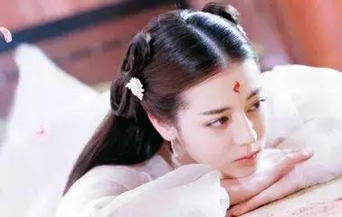 口红平价推荐9.9,口红王子与公主迪丽热巴